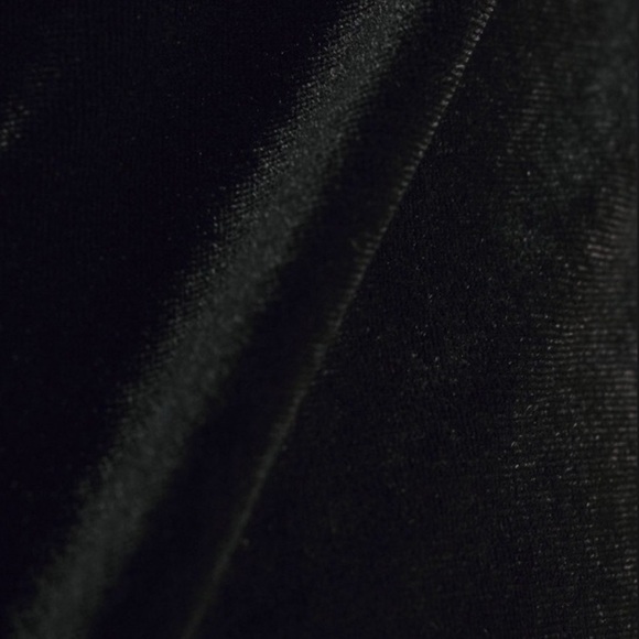 Jenny Yoo 🖤 Black Velvet Gown - Picture 4 of 4